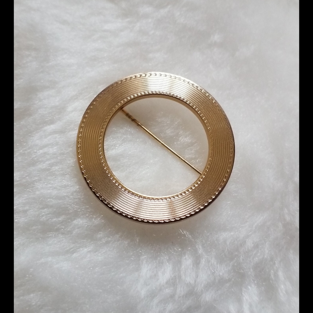 MONET Brooch Pin